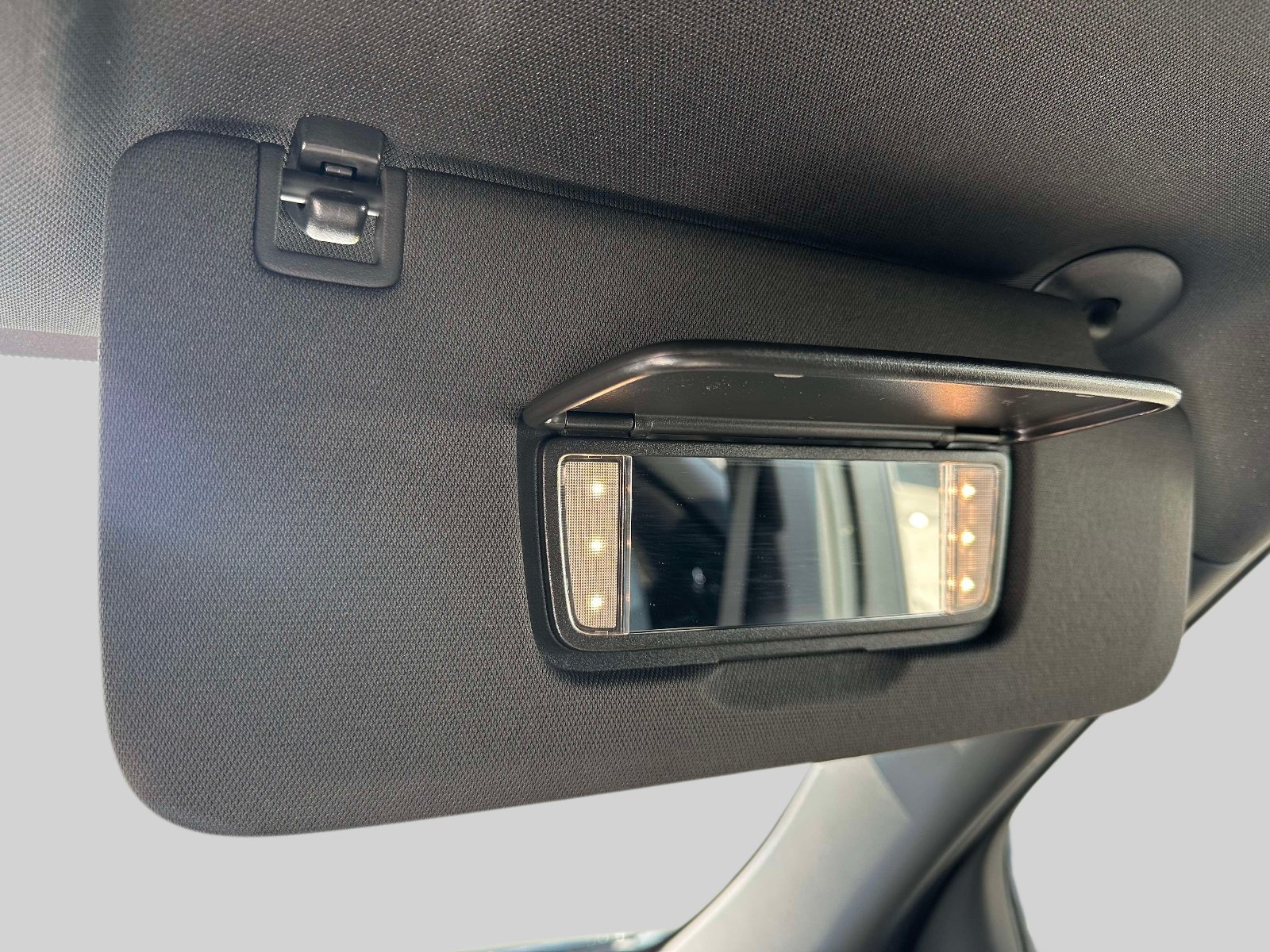 Used 2023 Chevrolet Traverse LT FWD image 36