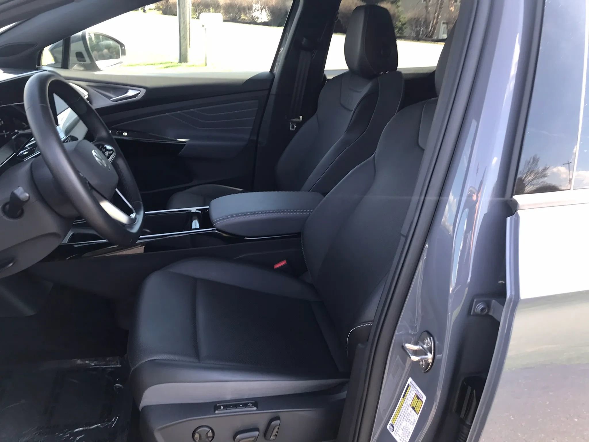 Used 2023 Volkswagen ID.4 Pro S Plus image 15