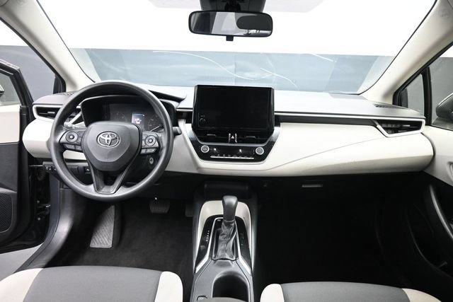 Used 2025 Toyota Corolla LE FWD image 24