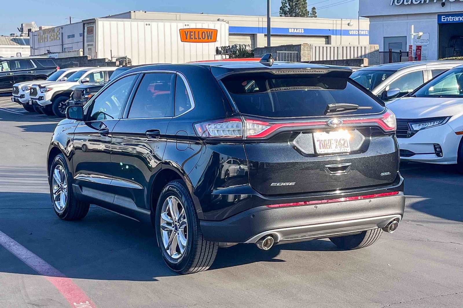 Used 2015 Ford Edge SEL w/ Equipment Group 201A image 2