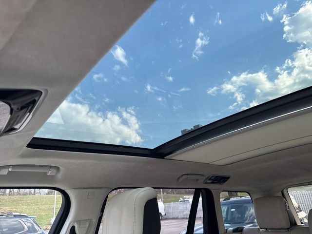 Used 2020 Land Rover Range Rover Long Wheelbase HSE image 19