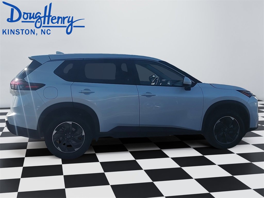 Used 2024 Nissan Rogue SV image 6