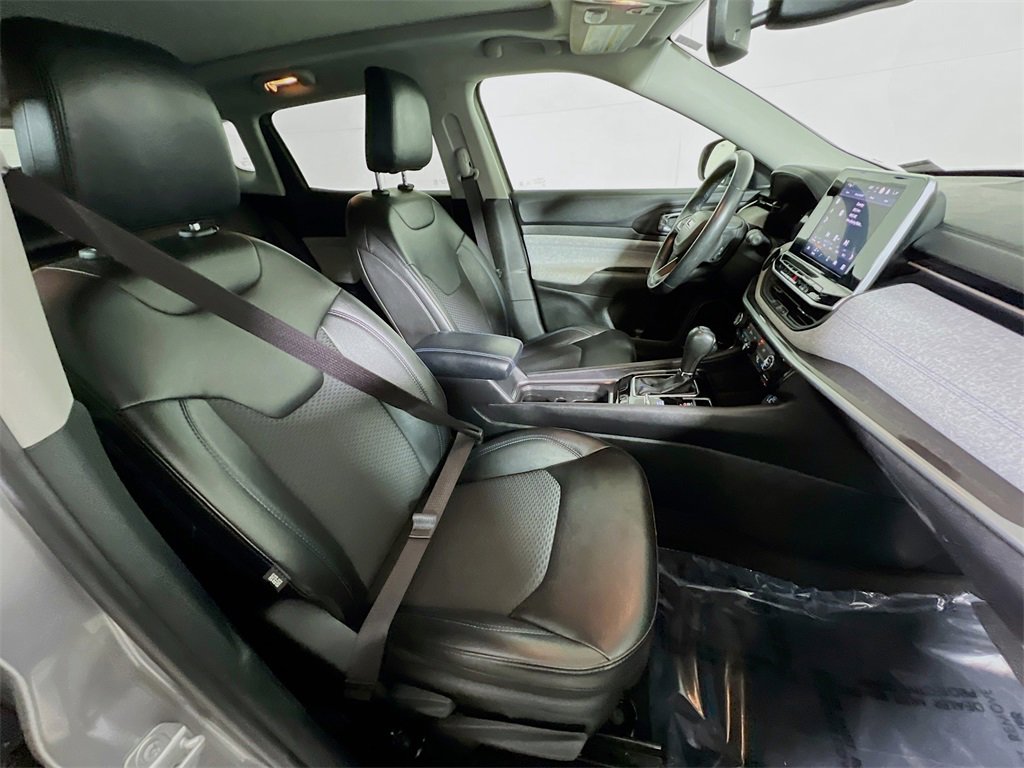 Used 2022 Jeep Compass Latitude w/ Sun and Sound Group image 24