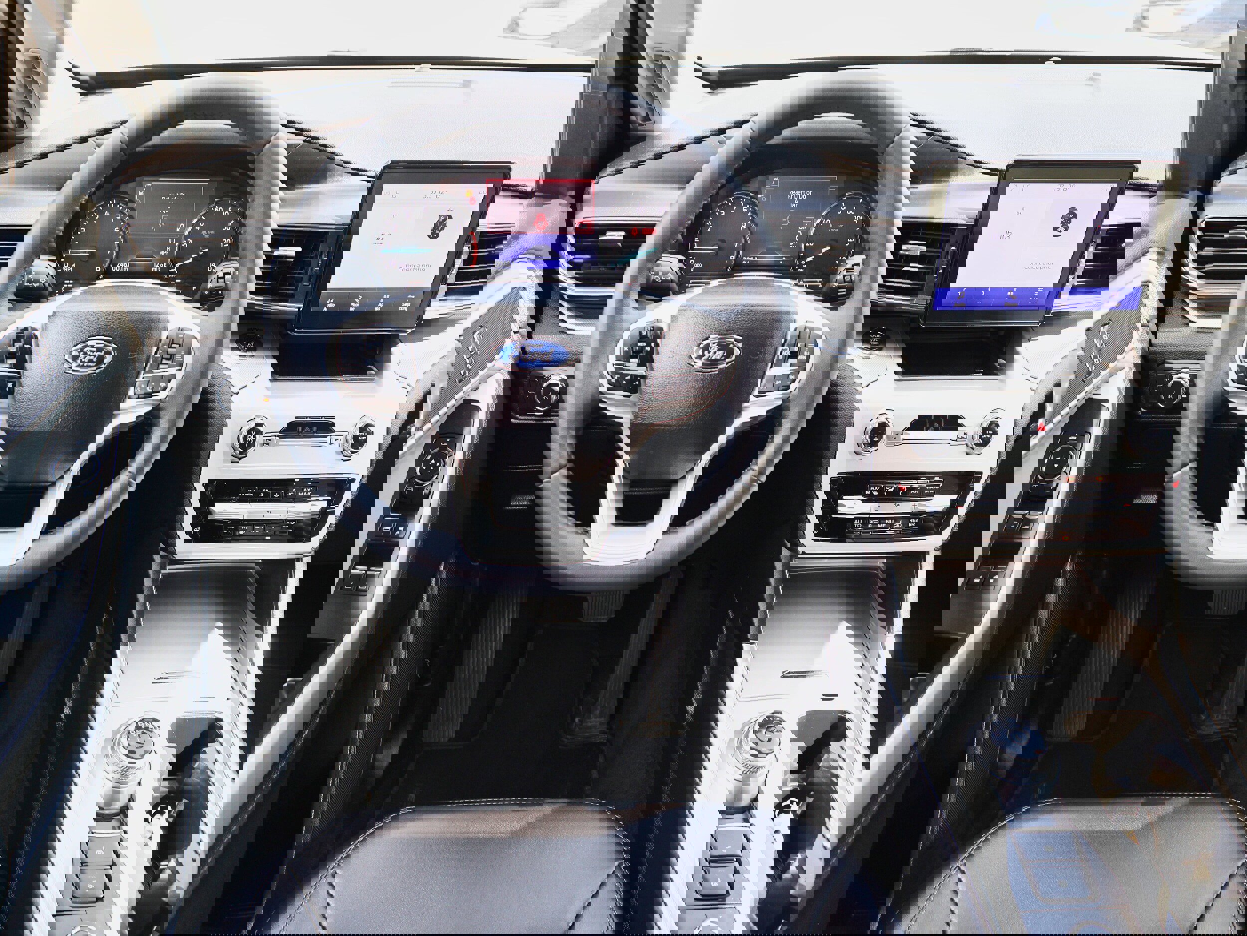 Used 2022 Ford Explorer XLT w/ Equipment Group 202A image 18