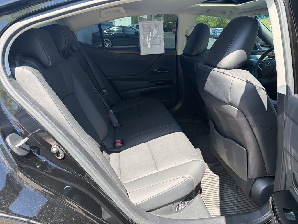 Used 2025 Lexus ES 300h F Sport w/ Accessory Package (Z1) FWD image 22