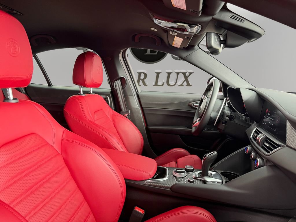 Used 2024 Alfa Romeo Giulia Quadrifoglio RWD image 15