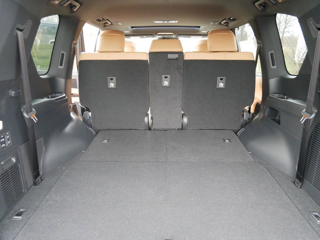 New 2026 Lexus LX 600 4WD w/ Luxury Package image 12
