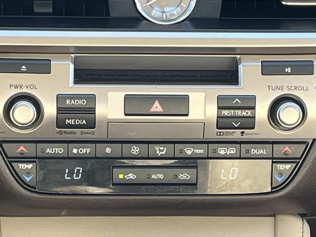 Used 2016 Lexus ES 350 w/ Navigation System Package FWD image 16