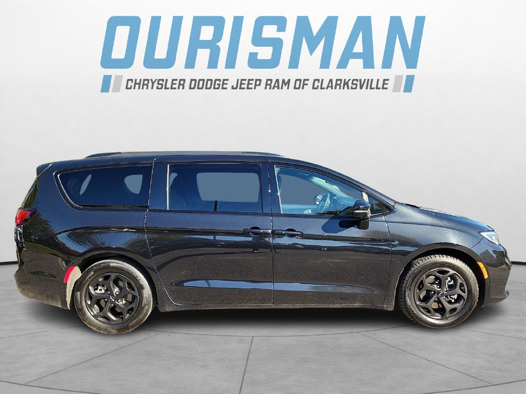 Used 2024 Chrysler Pacifica Premium FWD image 7