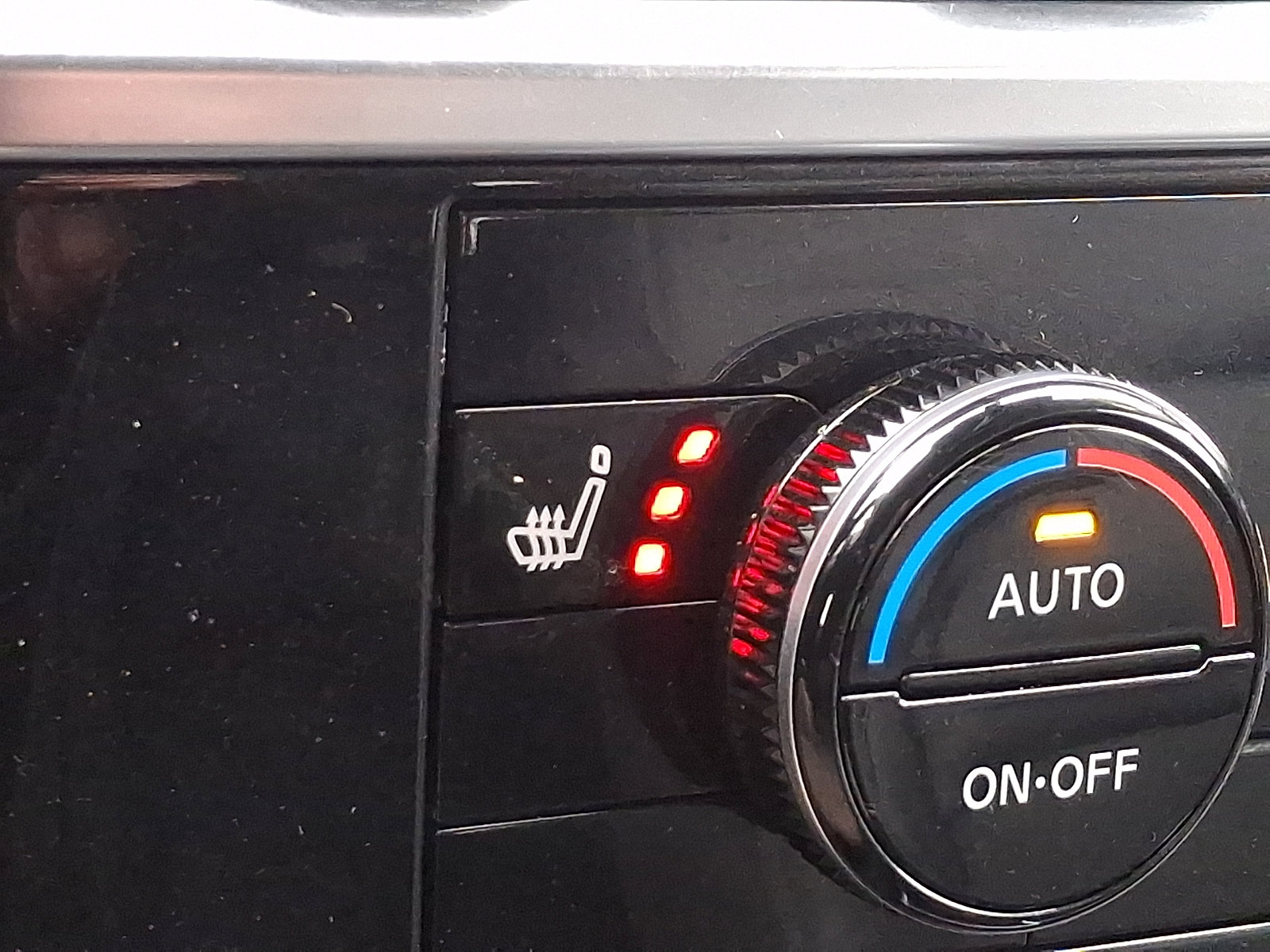 Used 2023 Nissan Pathfinder SL image 25