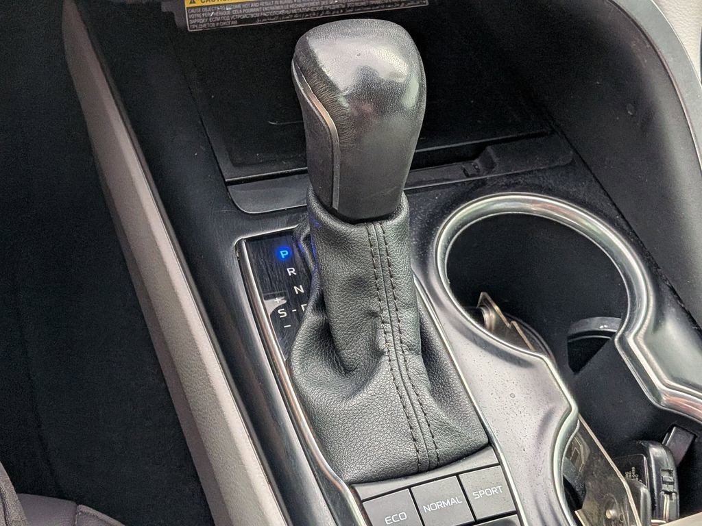 Used 2020 Toyota Camry XLE FWD image 17