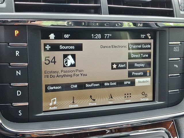 Used 2017 Lincoln Continental Select FWD image 17