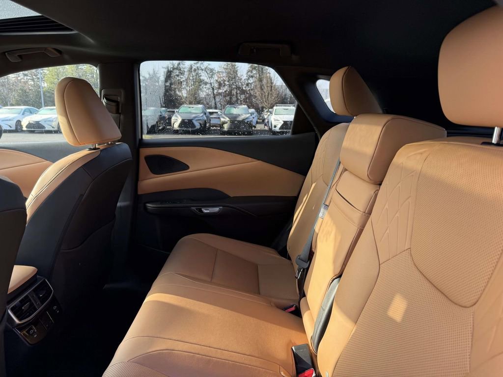 Used 2024 Lexus RX 350 Premium image 18