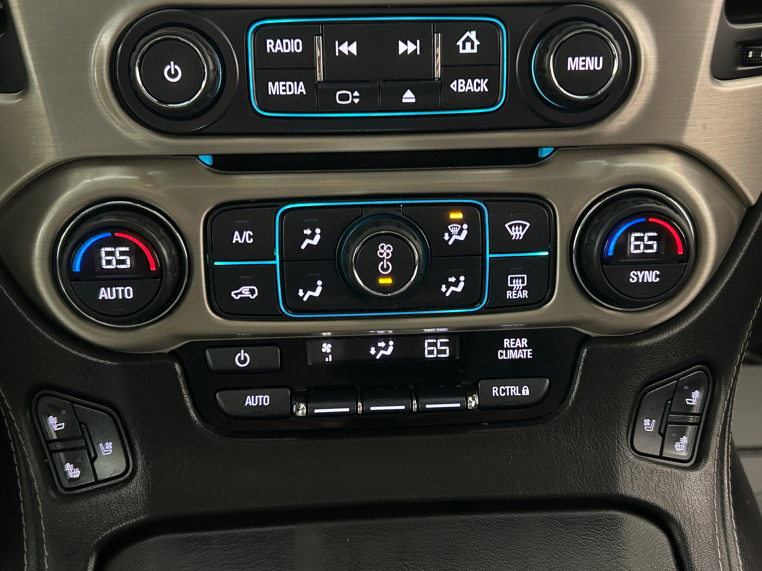Used 2017 GMC Yukon XL Denali w/ Open Road Package AWD/4WD image 9