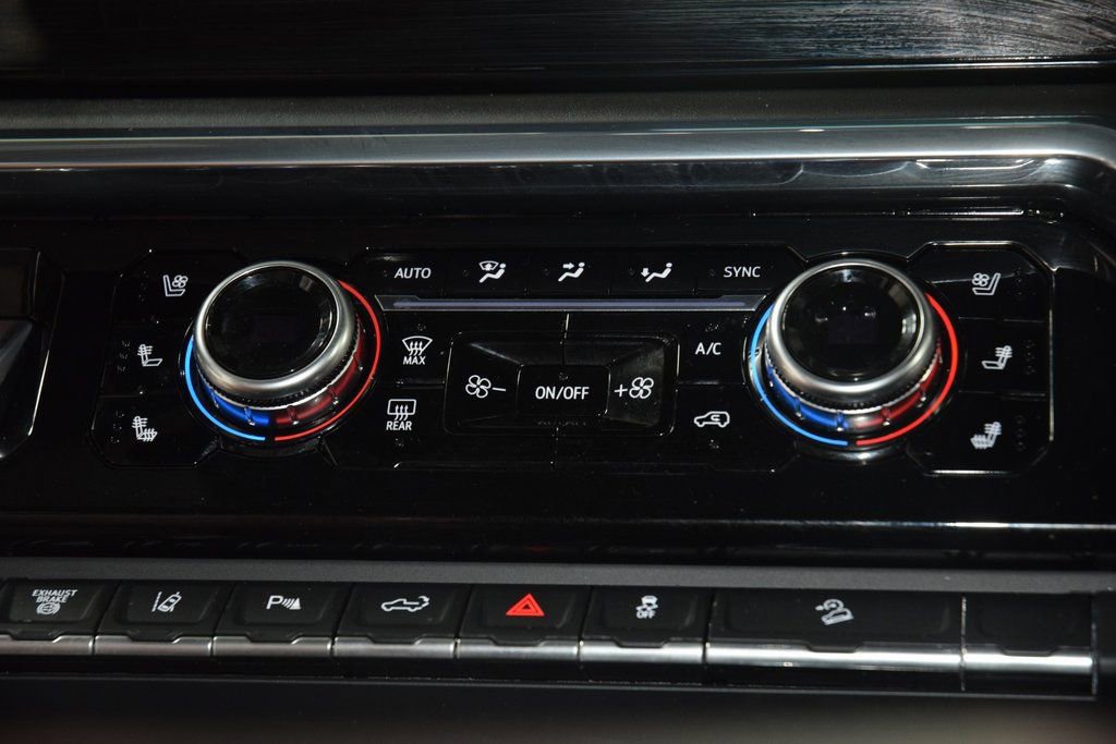 Used 2024 GMC Sierra 3500 Denali Ultimate image 37