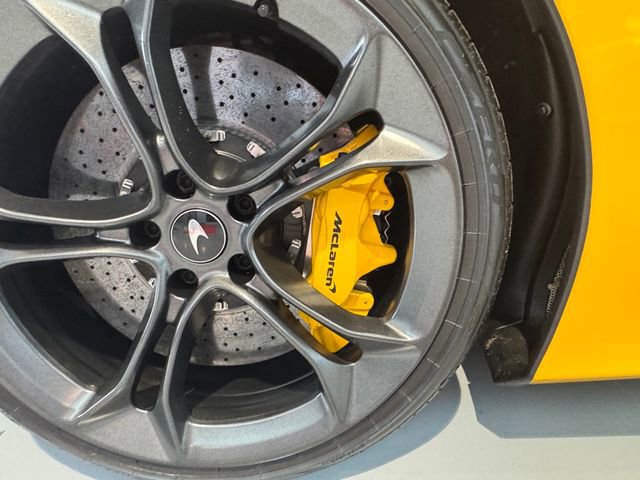 Used 2019 McLaren 720S Performance RWD image 25