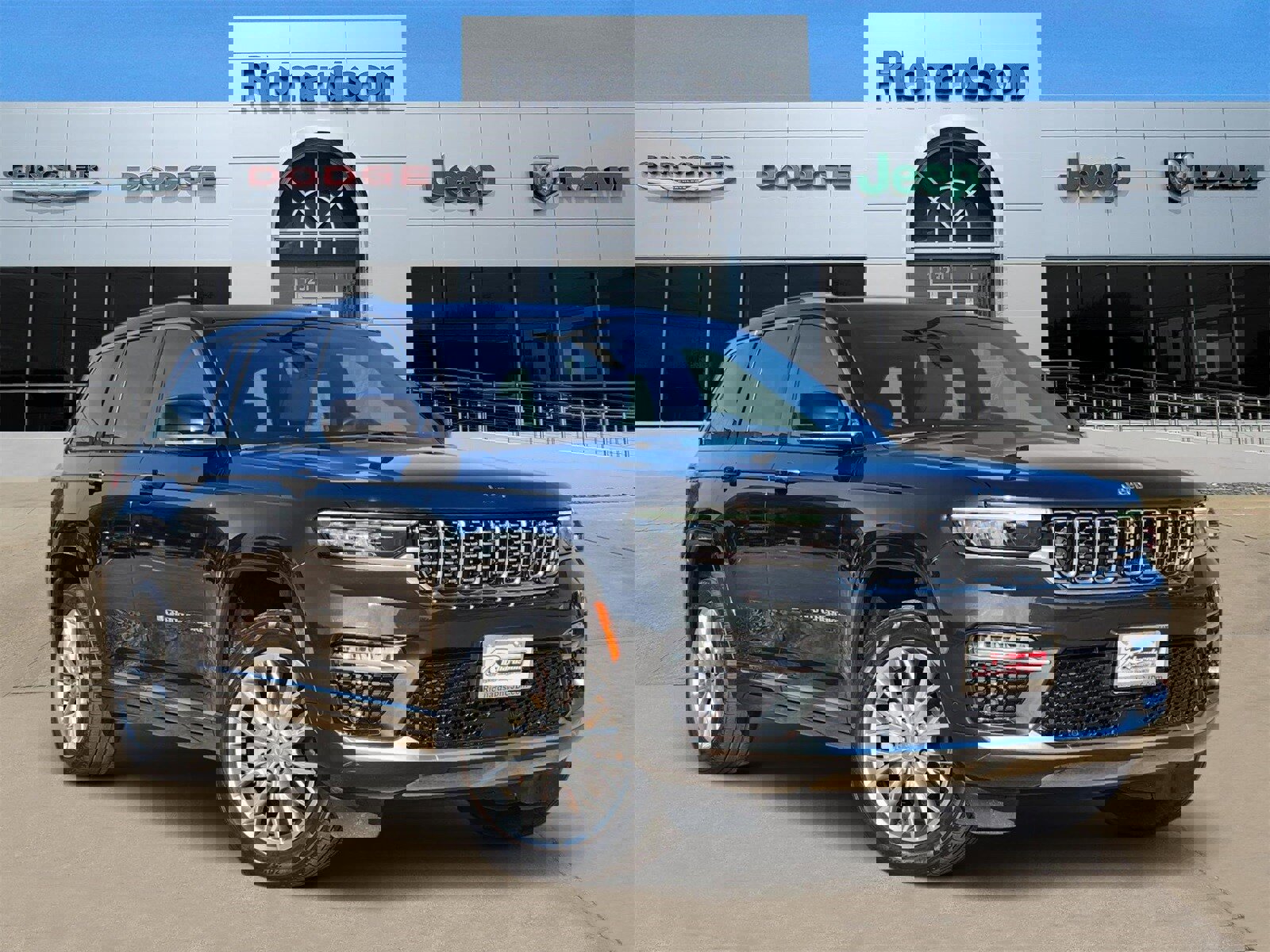 Used 2023 Jeep Grand Cherokee Summit w/ Adv Protech Group IV