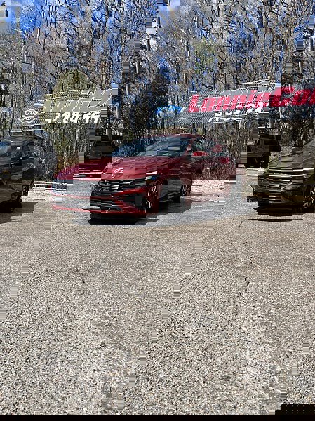 Used 2025 Hyundai Elantra SEL image 3