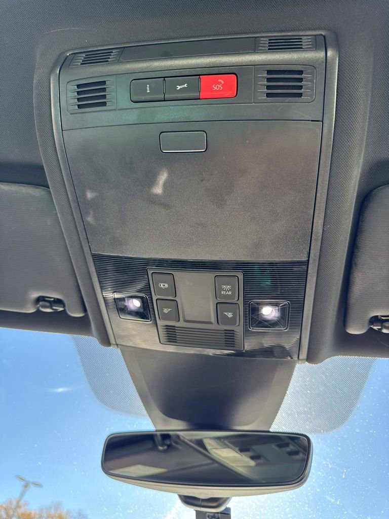 Used 2019 Volkswagen Golf R 4-Door image 26