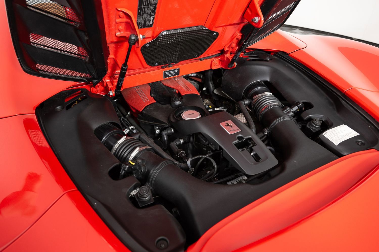 Used 2017 Ferrari 488 Spider RWD image 18