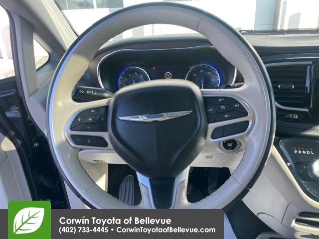 Used 2020 Chrysler Pacifica Limited image 22