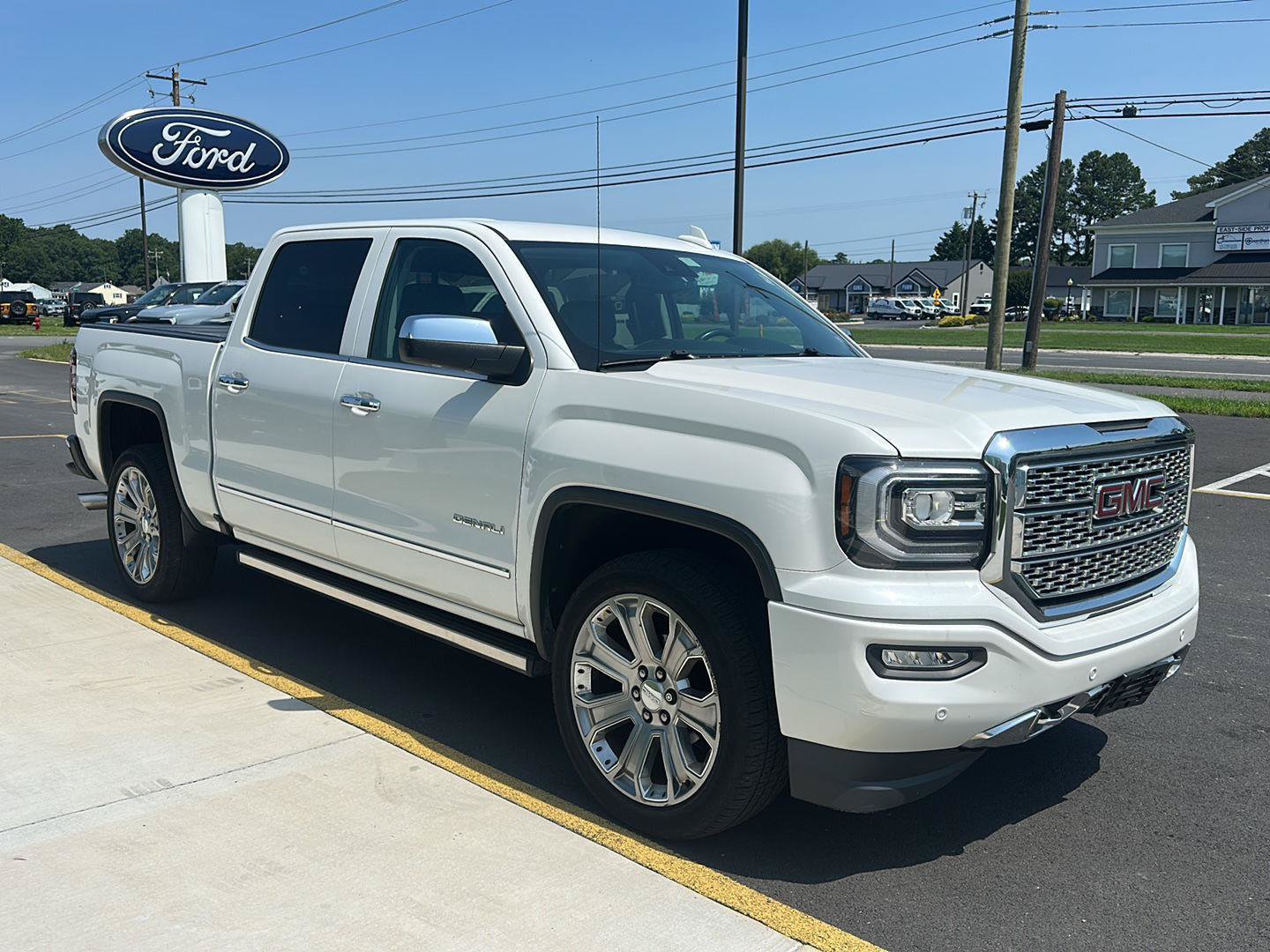 Used 2017 GMC Sierra 1500 Denali w/ Denali Ultimate Package AWD/4WD image 3