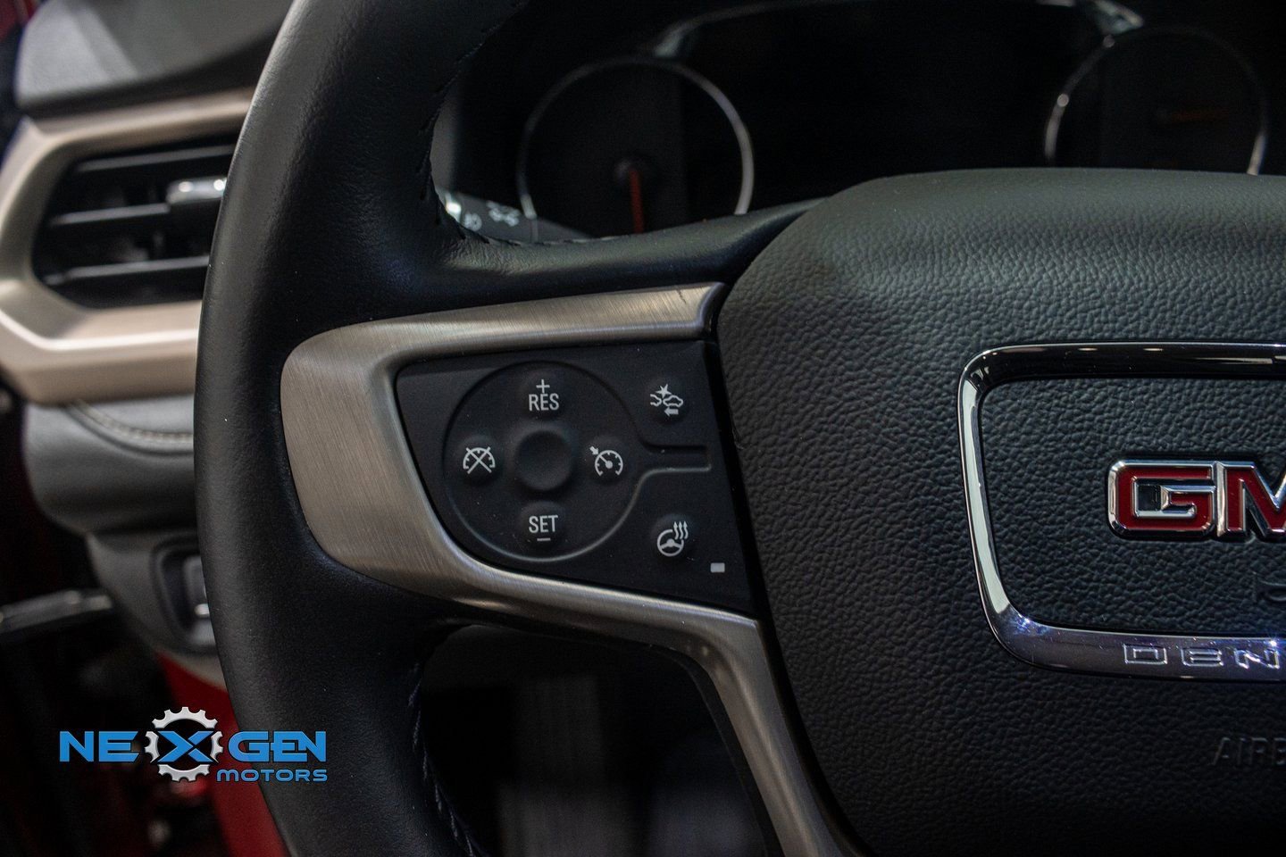 Used 2020 GMC Acadia Denali w/ Denali Ultimate Package image 14