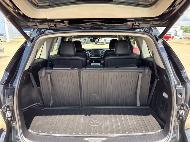 Certified 2019 Toyota Highlander Limited Platinum AWD/4WD image 14