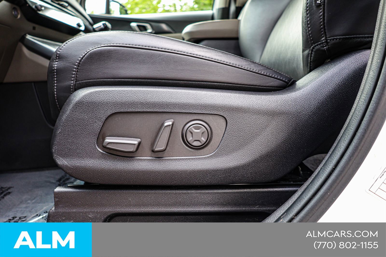 Used 2025 Kia Carnival FWD image 21