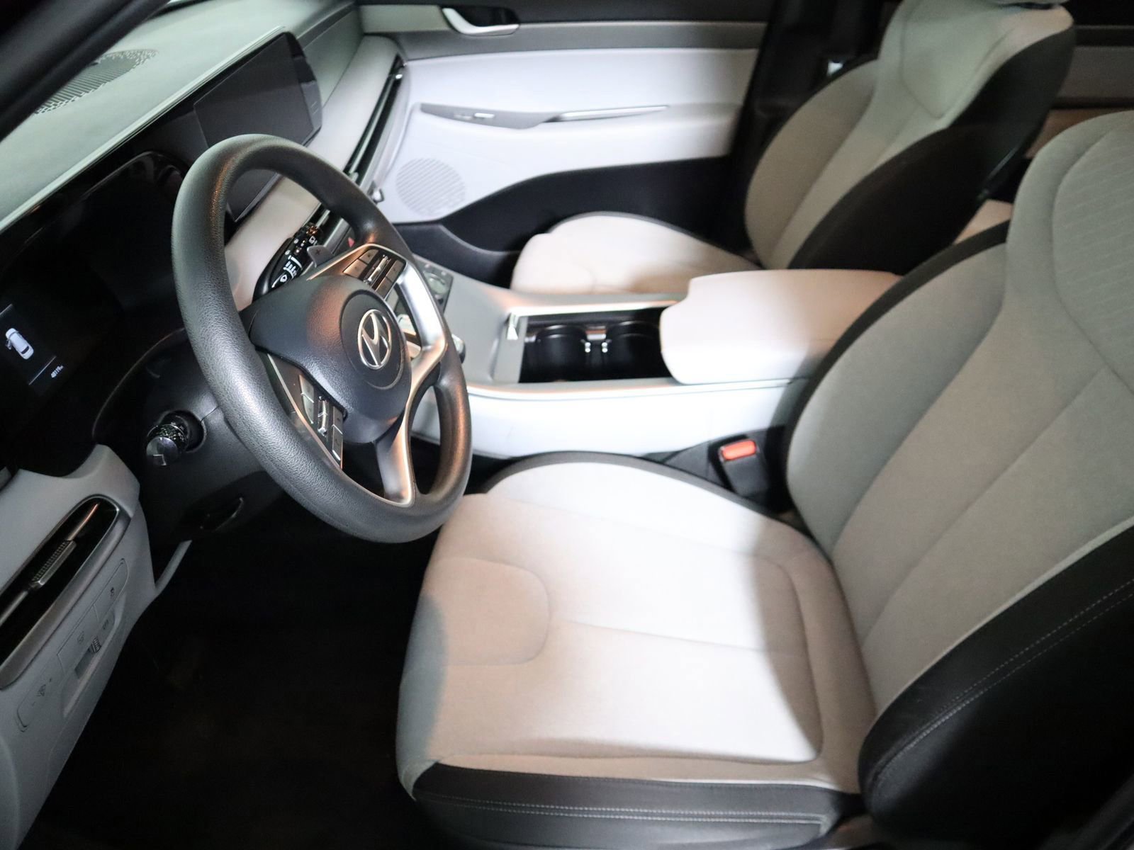 Used 2024 Hyundai Palisade SE image 30