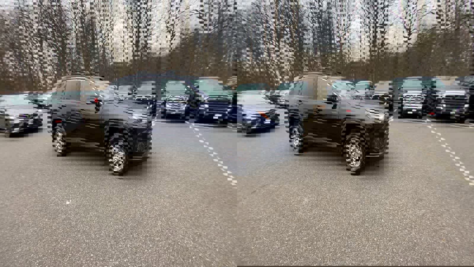 Used 2023 Toyota RAV4 XLE w/ Convenience Package image 5