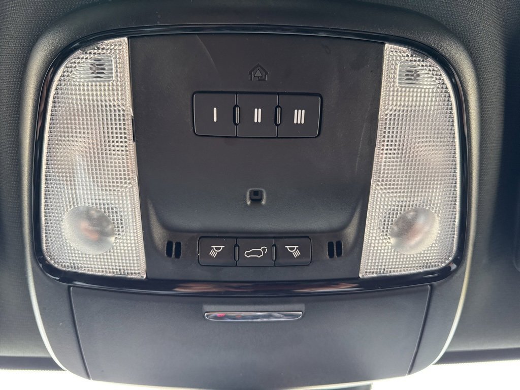 Certified 2022 Dodge Durango R/T w/ Trailer Tow Group IV image 19