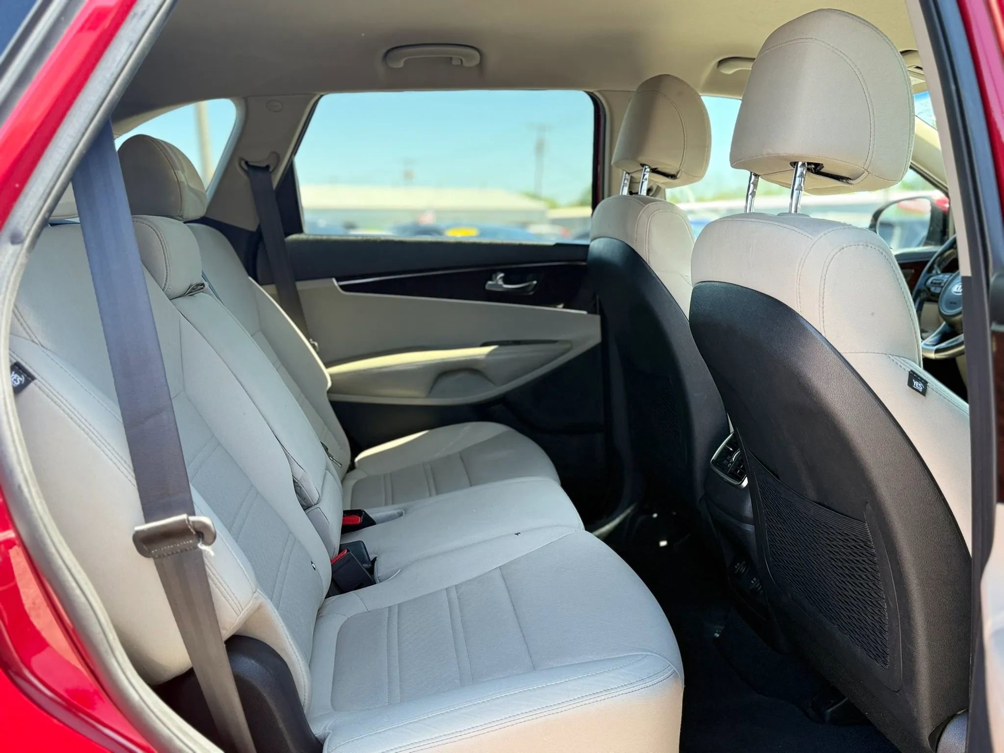 Used 2017 Kia Sorento LX w/ LX Convenience Package image 21