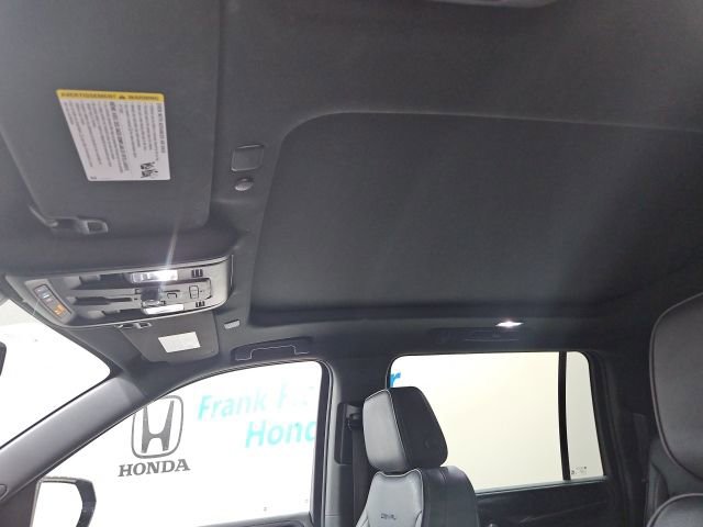 Used 2022 GMC Yukon XL Denali image 17