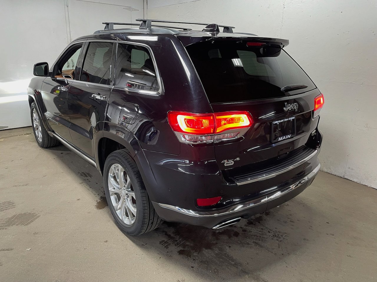 Used 2020 Jeep Grand Cherokee Summit AWD/4WD image 7