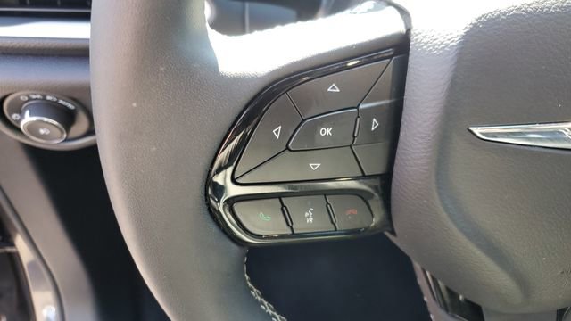 Used 2023 Chrysler Pacifica Touring-L w/ S Appearance Package image 10