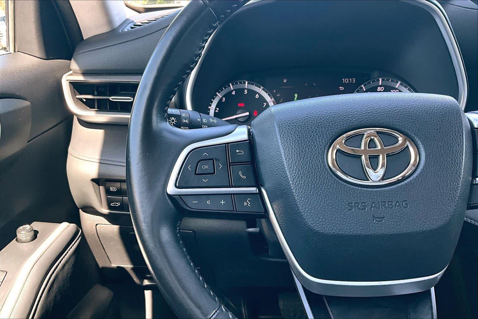 Used 2022 Toyota Highlander XLE FWD image 23