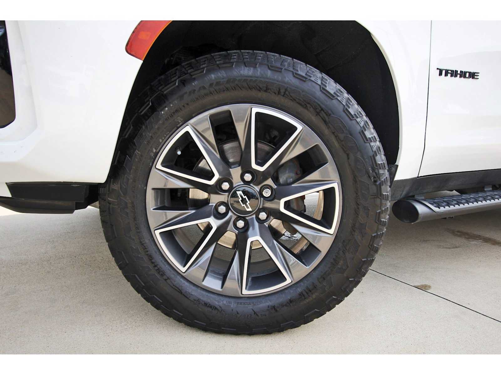Used 2023 Chevrolet Tahoe Z71 w/ Luxury Package AWD/4WD image 30