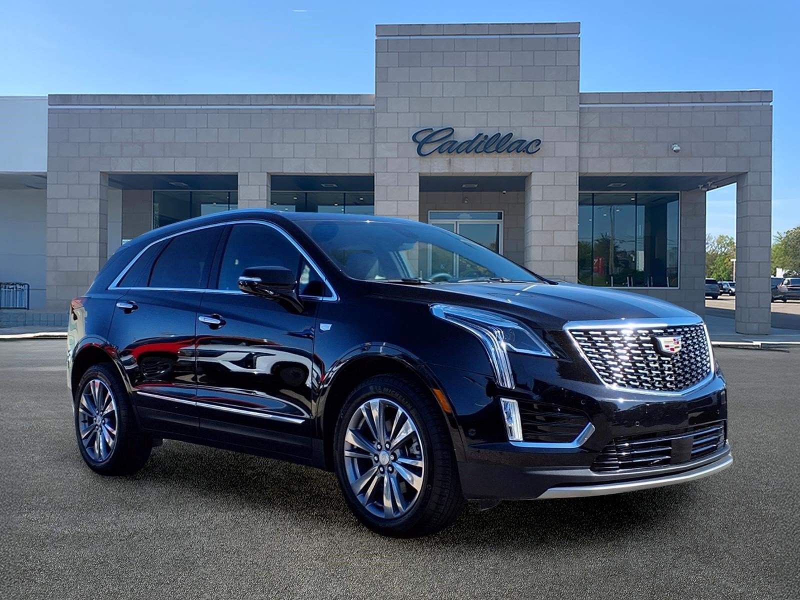 New 2026 Cadillac XT5 Premium Luxury w/ Driver Assist Package AWD/4WD image 3