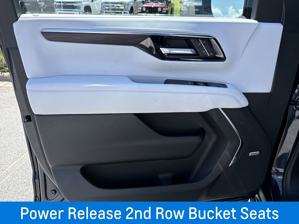 New 2025 Chevrolet Suburban Premier image 23