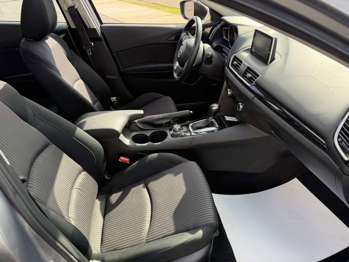 Used 2016 MAZDA MAZDA3 i Touring w/ Popular Equipment Package FWD image 18