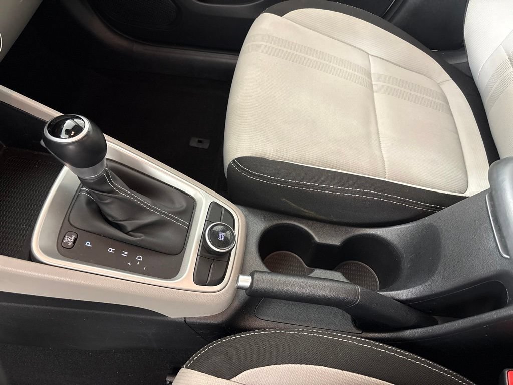 Used 2025 Hyundai Venue SEL FWD image 35