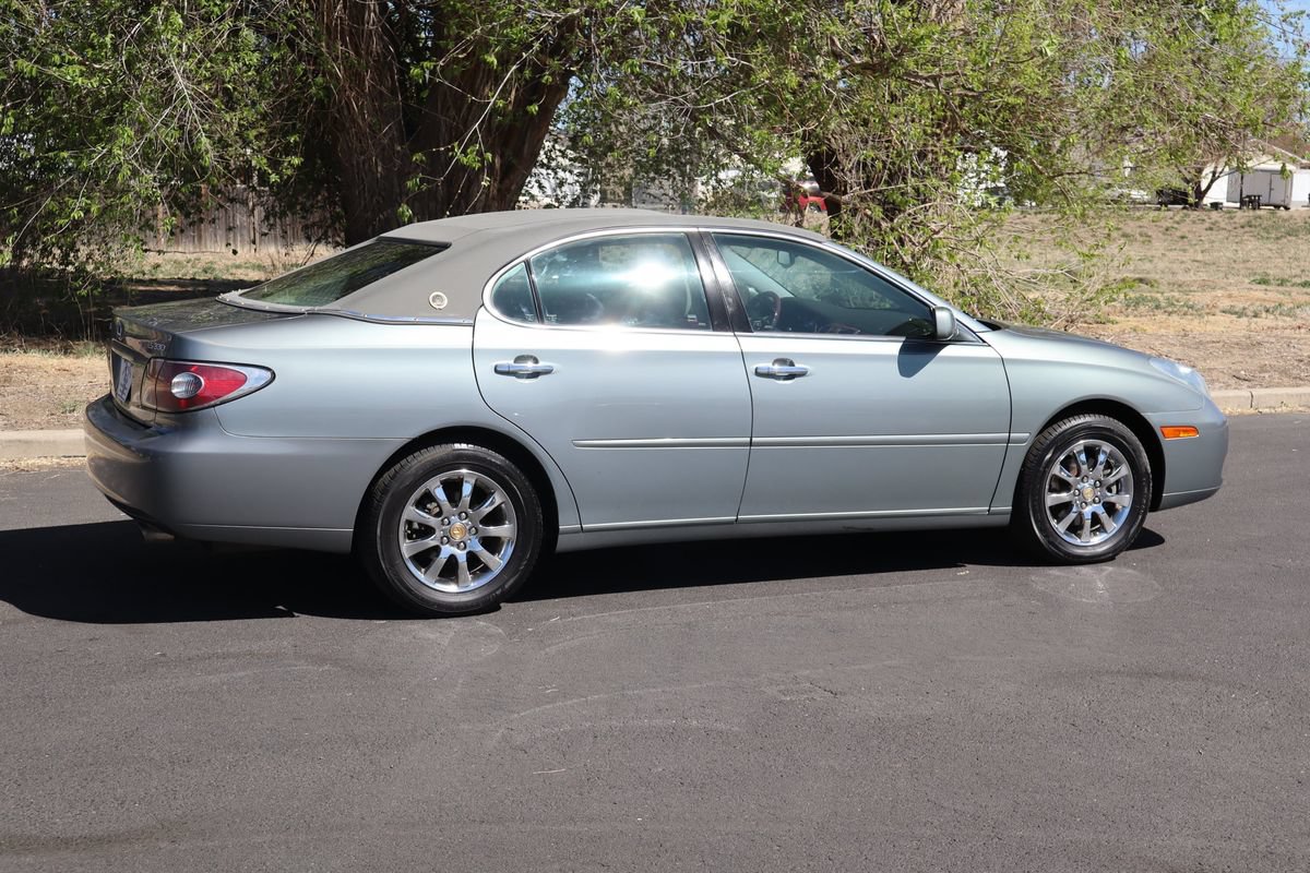 Used 2004 Lexus ES 330 w/ Premium Pkg FWD image 4