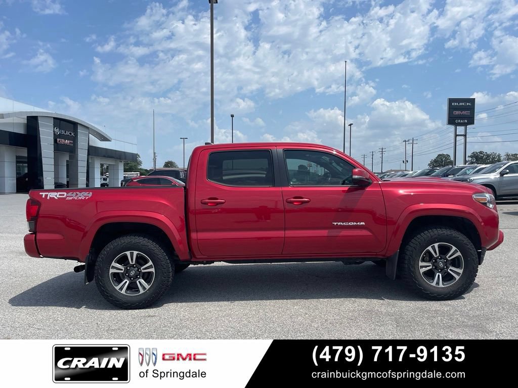 Used 2018 Toyota Tacoma TRD Sport w/ TRD Premium Sport Package AWD/4WD image 8
