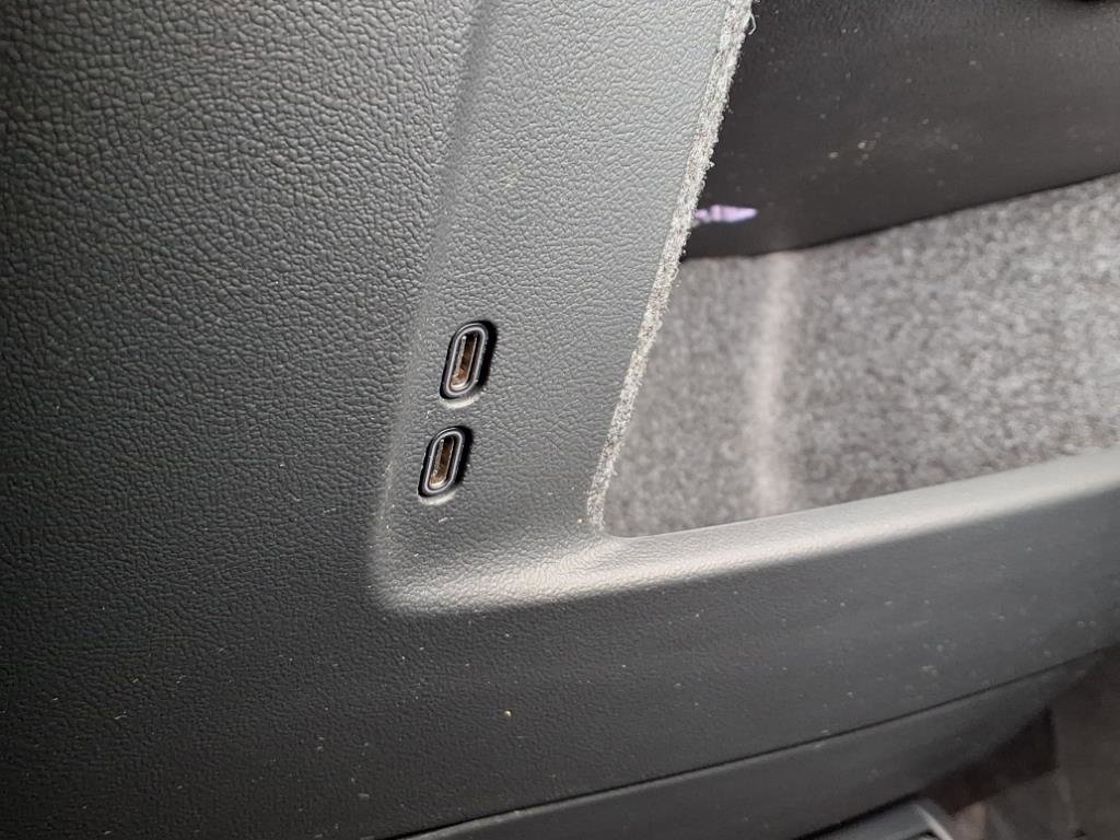 Used 2025 Cadillac Optiq Sport 1 w/ LPO, ONYX Package image 6