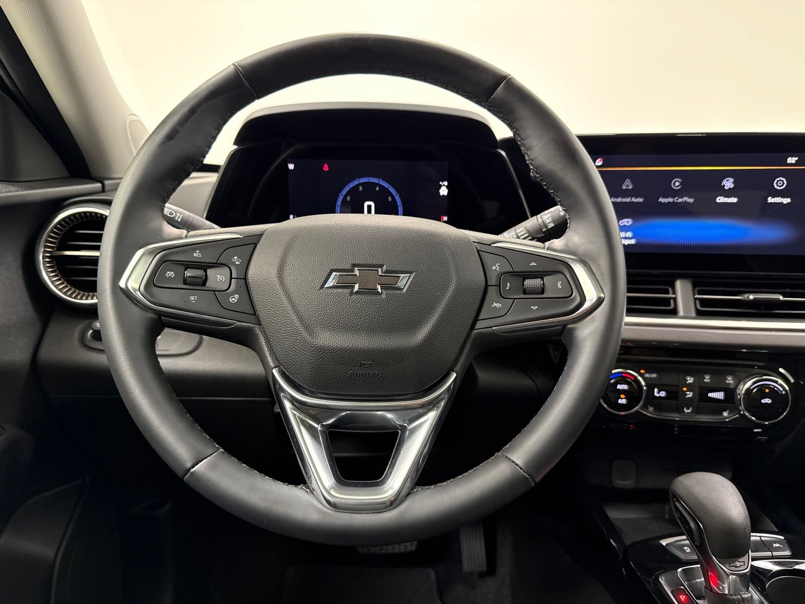 Used 2025 Chevrolet Trax ACTIV w/ Sunroof Package FWD image 25