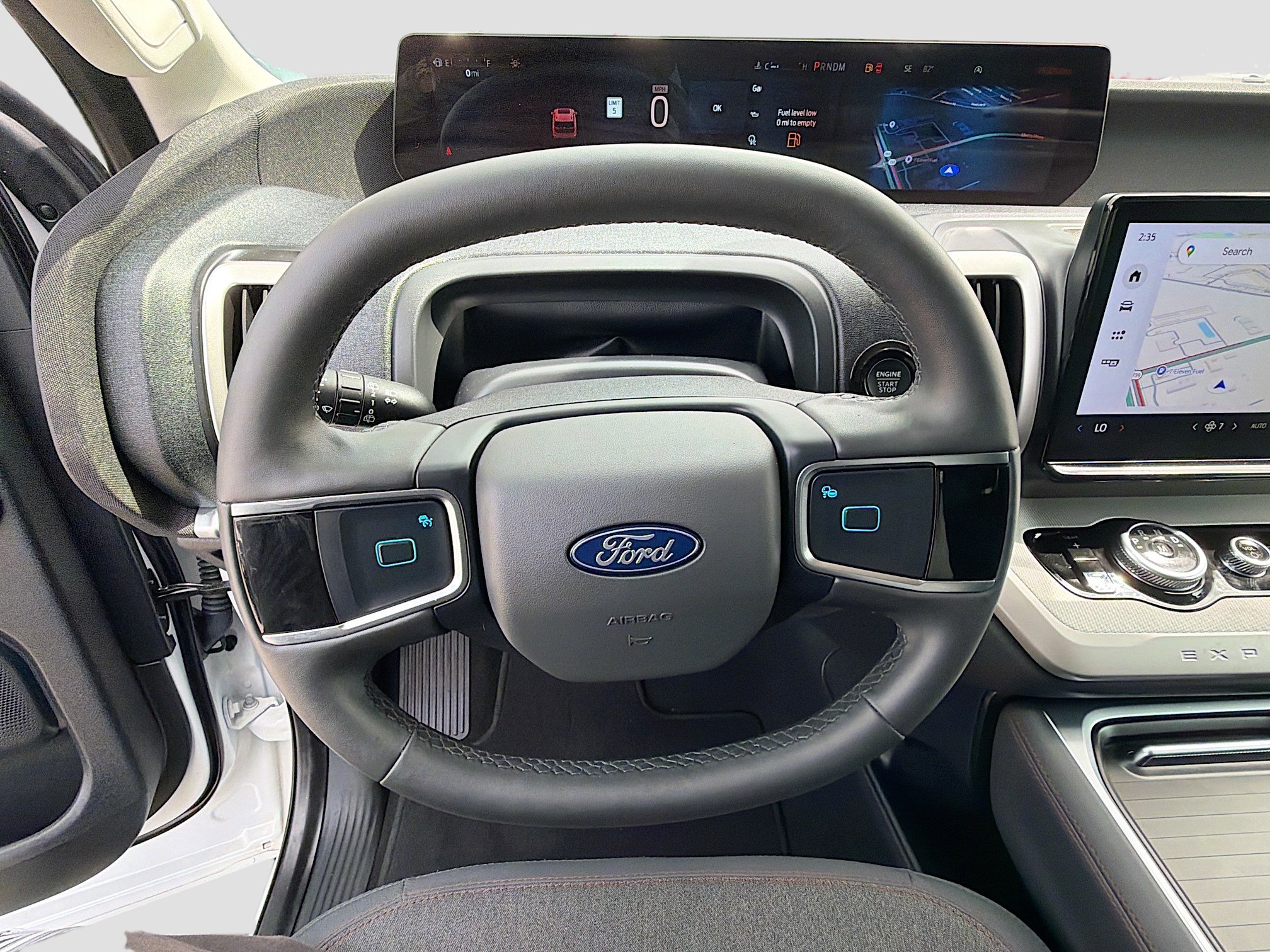 Used 2025 Ford Expedition Active image 40