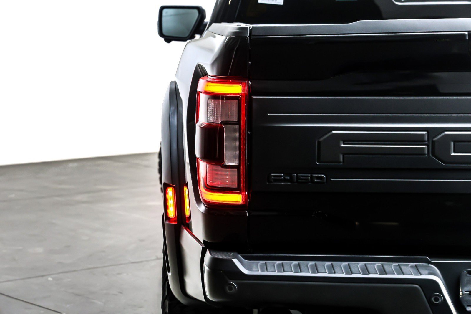 Used 2023 Ford F150 Raptor image 16