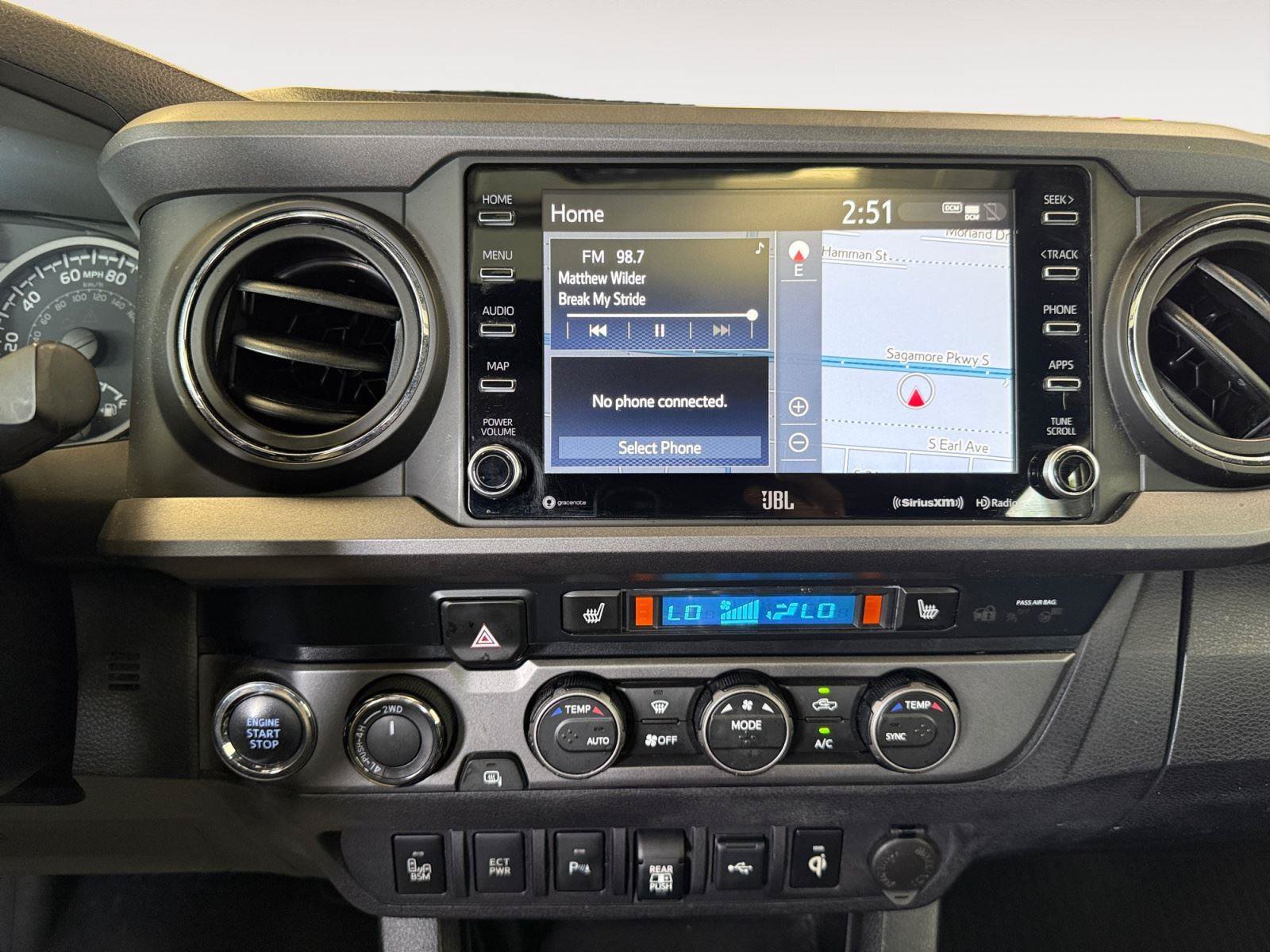 Used 2020 Toyota Tacoma TRD Off-Road w/ TRD Premium Off Road Package AWD/4WD image 14
