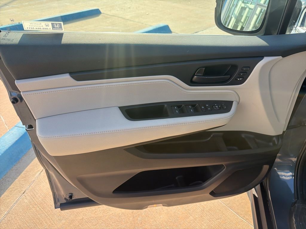 Certified 2026 Honda Odyssey EX-L image 6